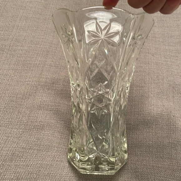 Vintage Anchor Hocking Heavy Lead Crystal Cut Glass Vase Starburst Pattern - Picture 11 of 13